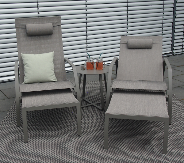 gartenliegen-jati-kebon-deckchair-set-vedia-quarzgrau-2-deckchairs-1-elko-beistelltisch.png