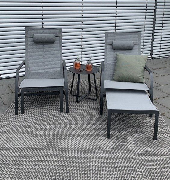 lounge-moebel-jati-kebon-deckchair-set-vedia-eisengrau-2-deckchairs-1-elko-beistelltisch.jpg
